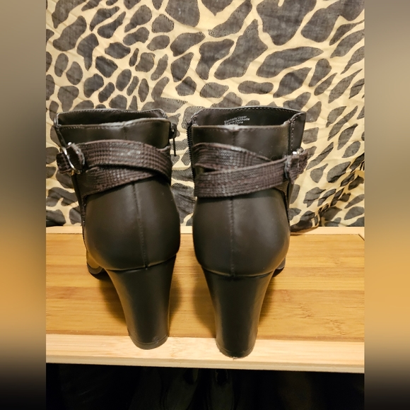 EUC Charter Club Women’s Pixxyp Deep Brown Booties Sixe 8.5 - Picture 9 of 11